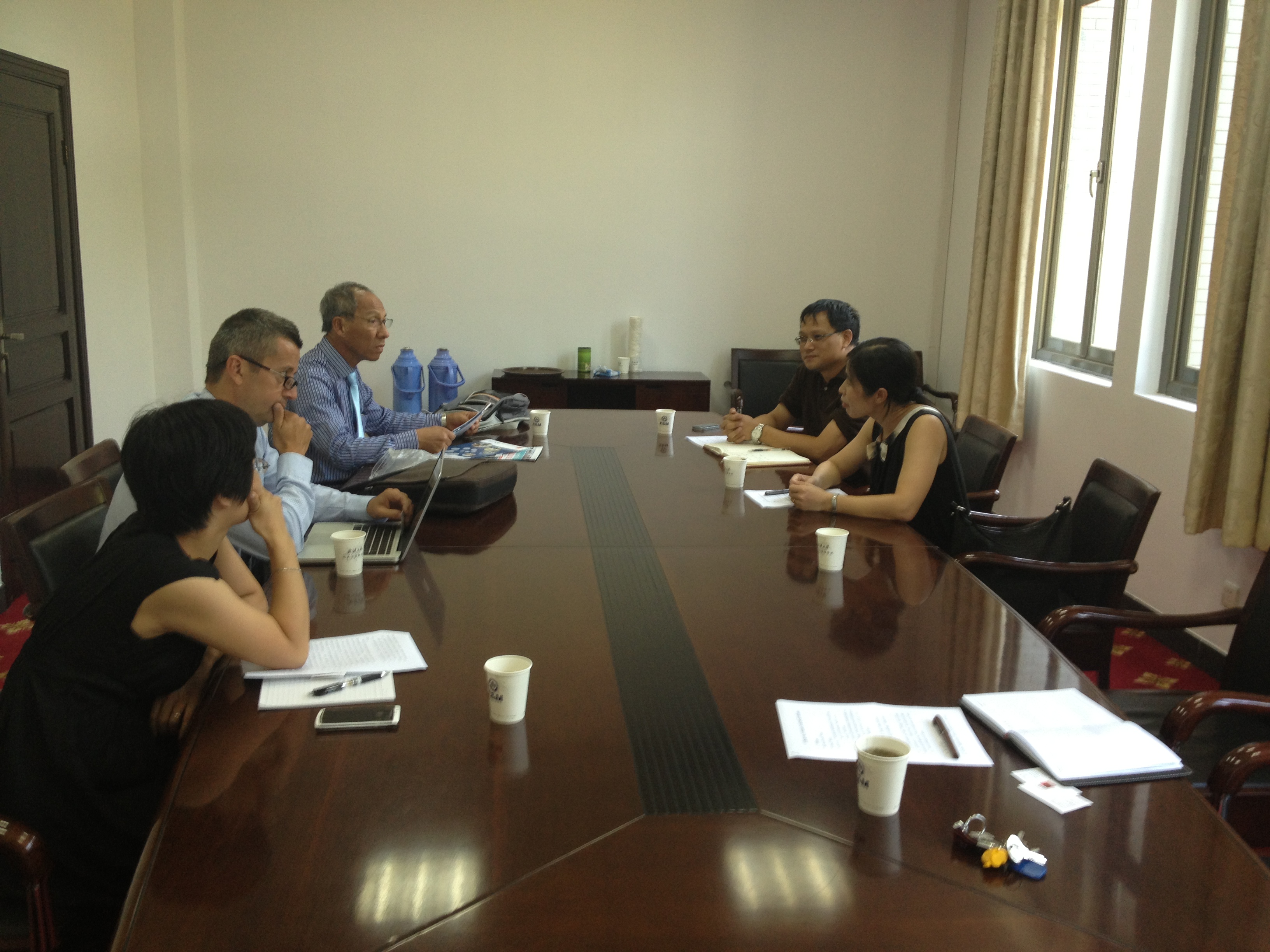 2013-8-30法国图卢兹副校长访问辣文
.JPG